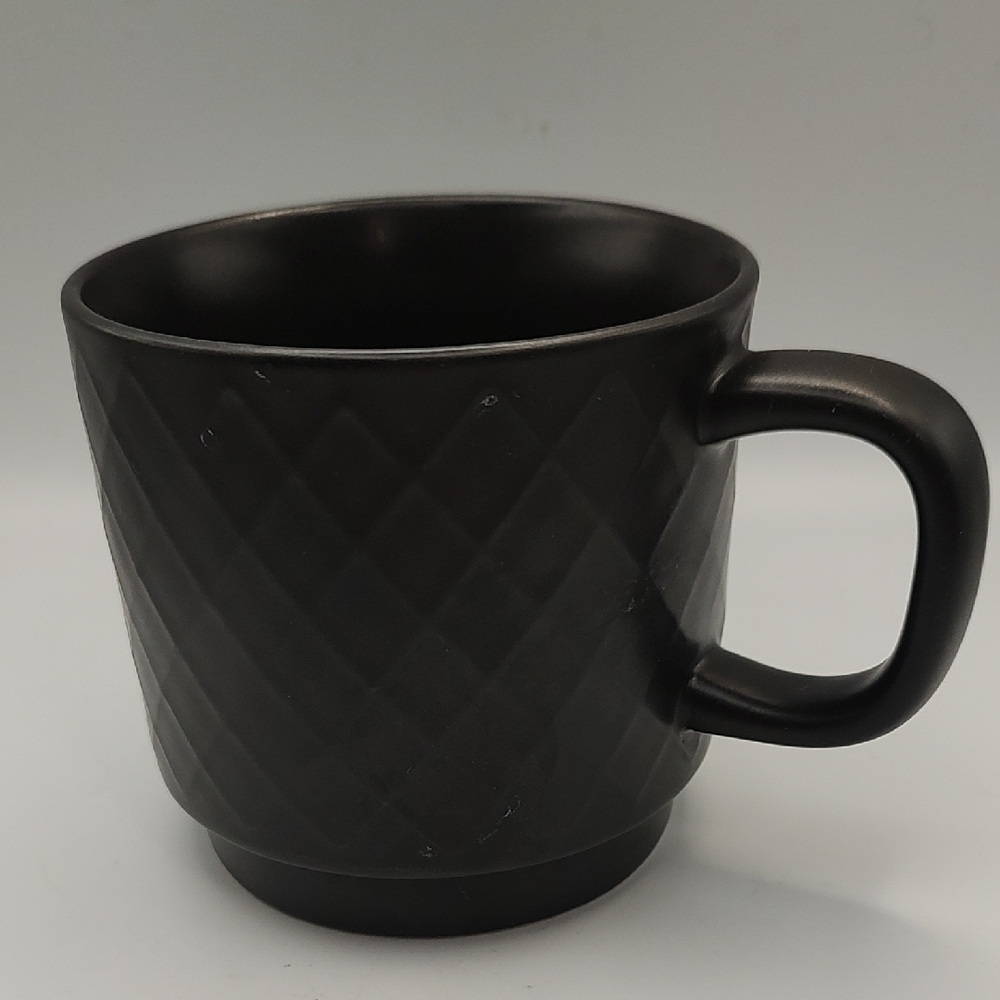 Starbucks 2013 Black Diamond Pattern Mug 12 oz